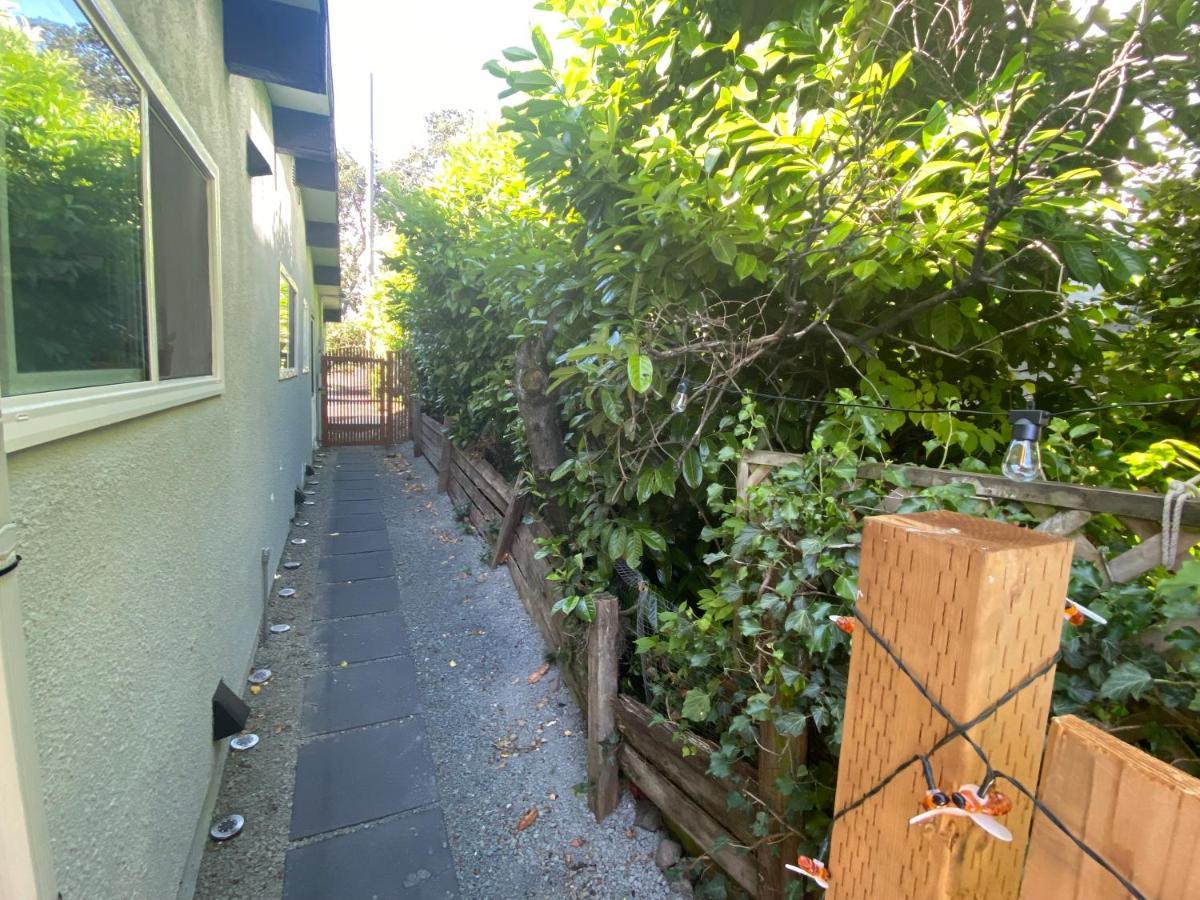 Hudson Homes Bnb Saanich Exterior foto