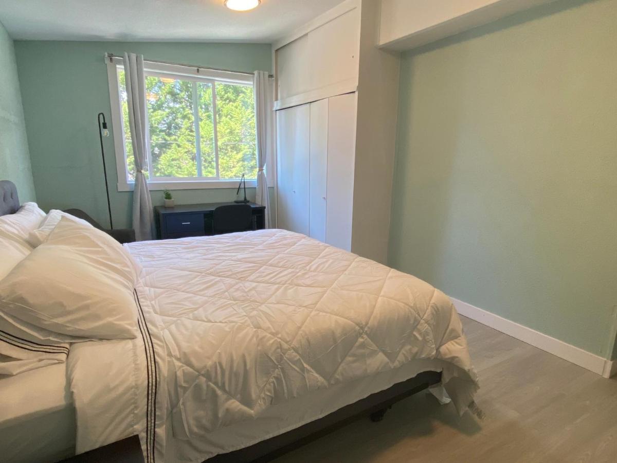 Hudson Homes Bnb Saanich Exterior foto