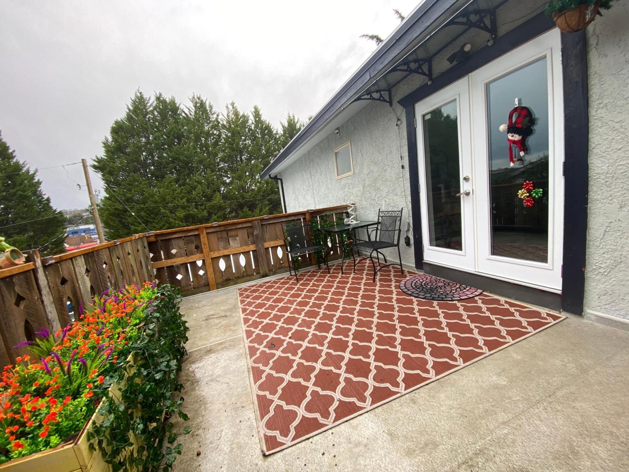 Hudson Homes Bnb Saanich Exterior foto